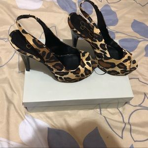 Leapord open toe pumps